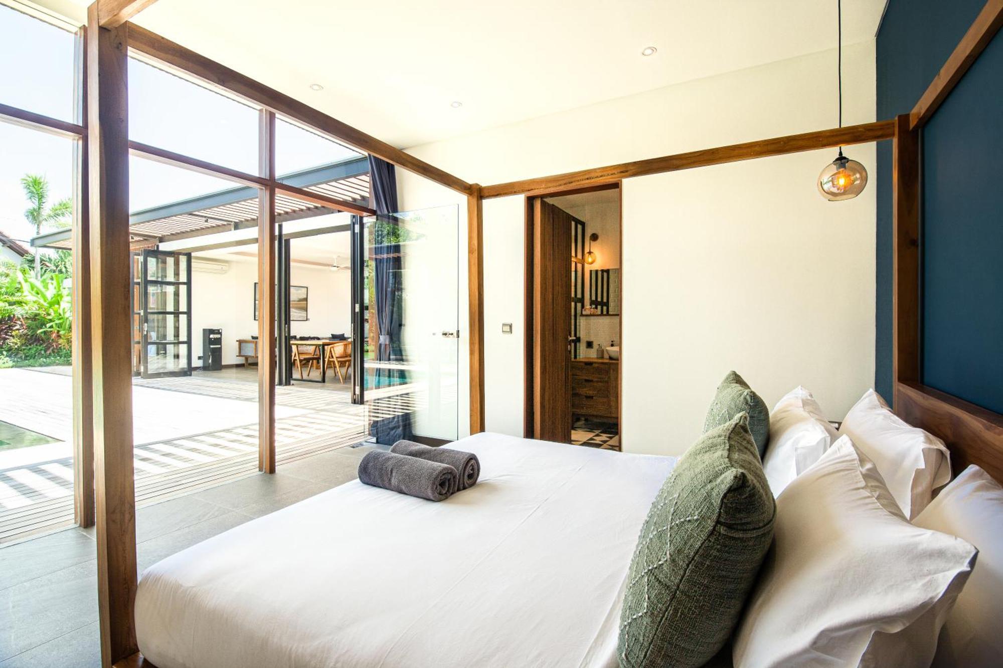 Brand New 5 Bedroom Villa Enclosed Living Room Canggu Εξωτερικό φωτογραφία